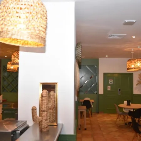 Ibis Centre Polygone Hotell