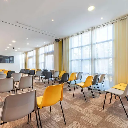 Ibis Centre Polygone 3*