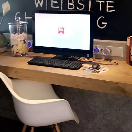 Hotel Ibis Centre Polygone 3*