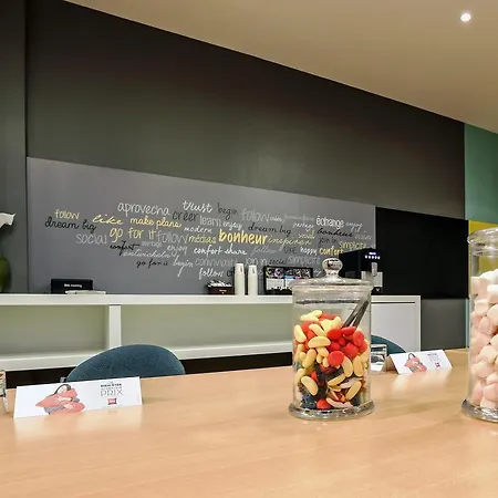 Ibis Centre Polygone 3*