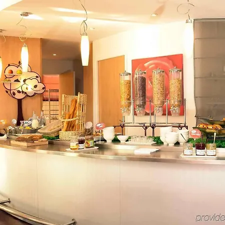Ibis Centre Polygone Hotel