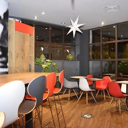 מלון Ibis Centre Polygone