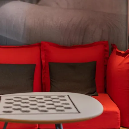Hotel Ibis Centre Polygone 3*