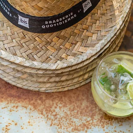 Hotel Ibis Centre Polygone 3*