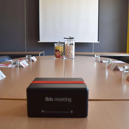 Ibis Centre Polygone Hotel 3*