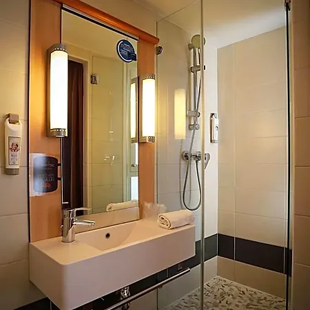 Ibis Centre Polygone Szálloda
