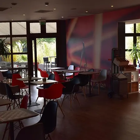 Ibis Centre Polygone Hotel