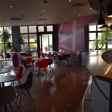 Ibis Centre Polygone Hotel