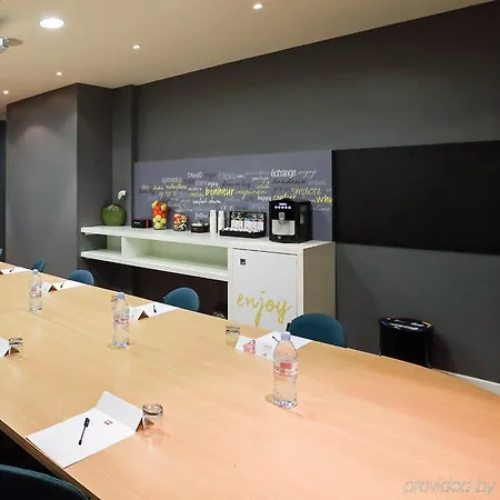 Hotel Ibis Centre Polygone 3*