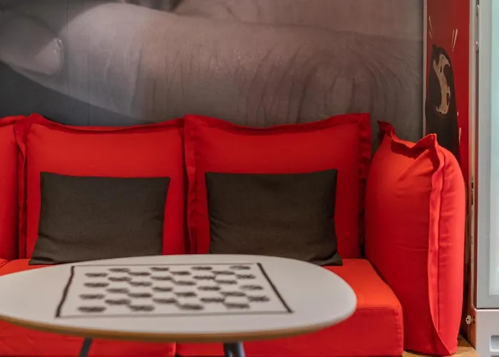 Hotel Ibis Centre Polygone 3*