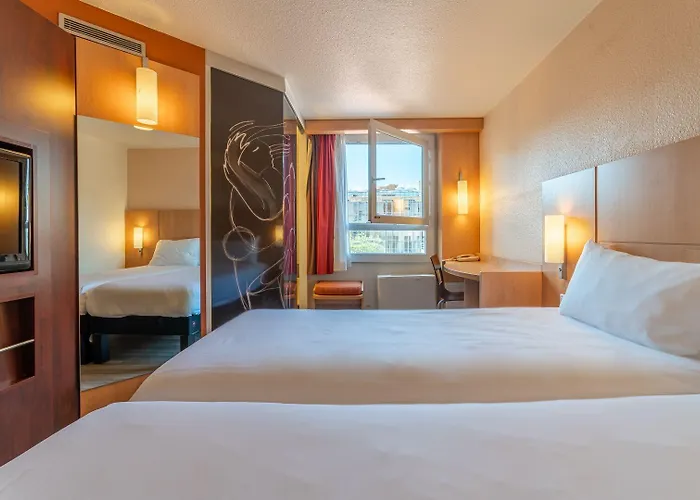 Ibis Centre Polygone Hotel