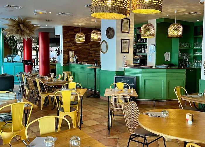 Hotel Ibis Centre Polygone 3*