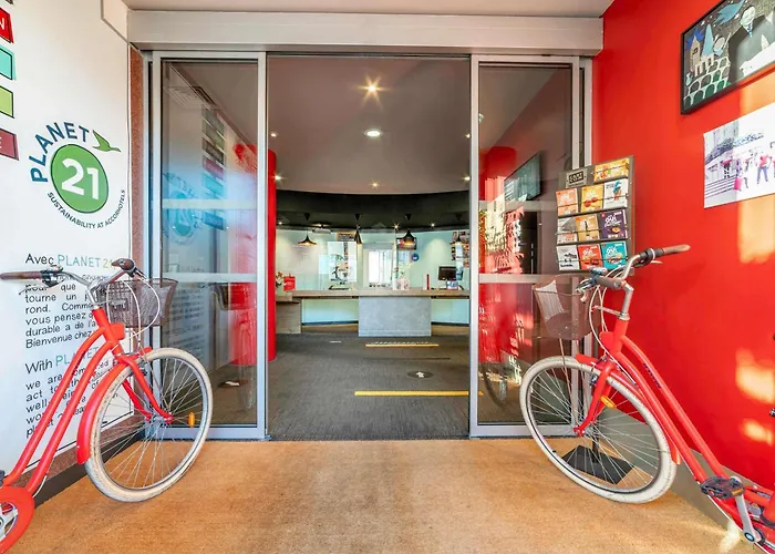 Ibis Centre Polygone 3*