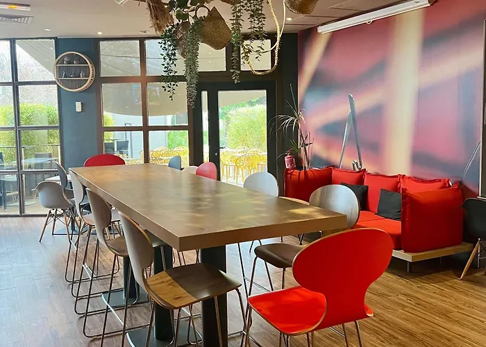 Hotel Ibis Centre Polygone 3*