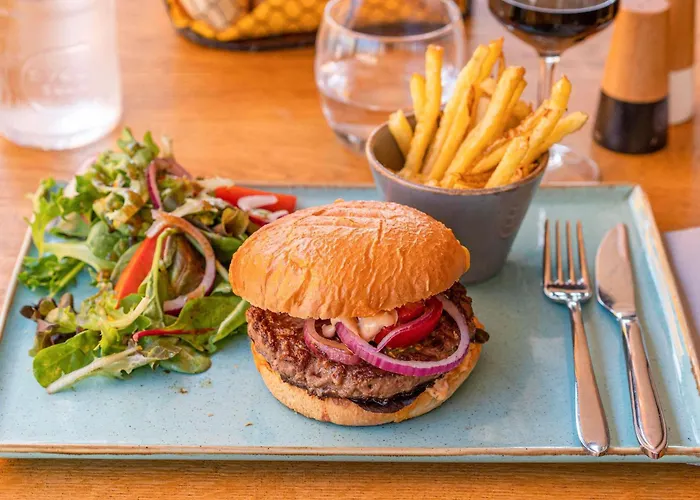 Hotel Ibis Centre Polygone 3*