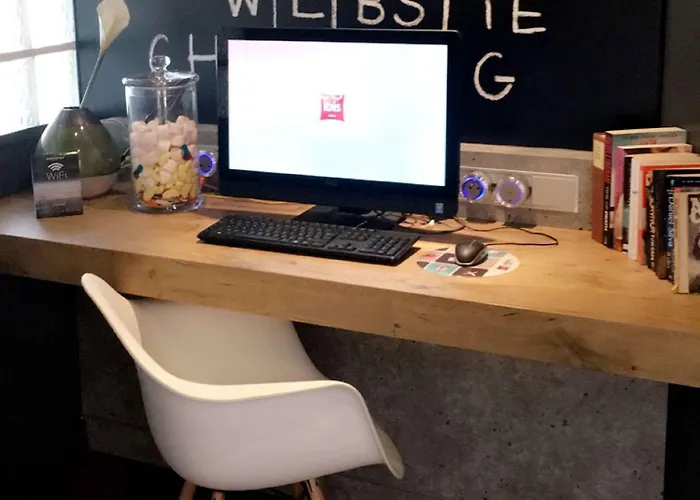 Hotel Ibis Centre Polygone 3*