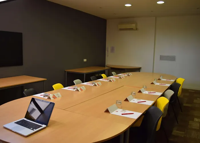 Ibis Centre Polygone Hotel