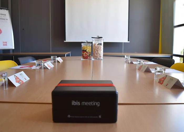 Ibis Centre Polygone Hotel 3*