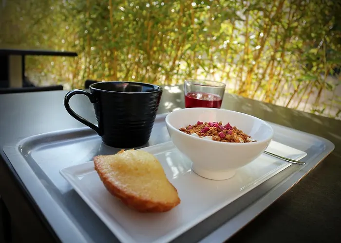 Ibis Centre Polygone Hotel 3*