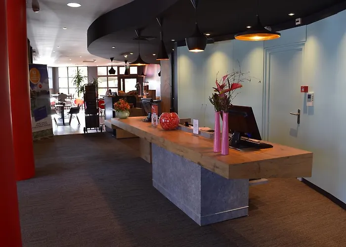 Ibis Centre Polygone 3*